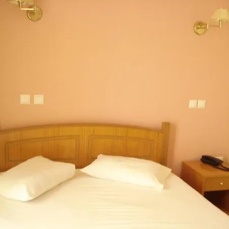 Cybele Guest 아테네