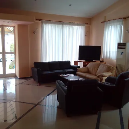 Cybele Guest 아테네